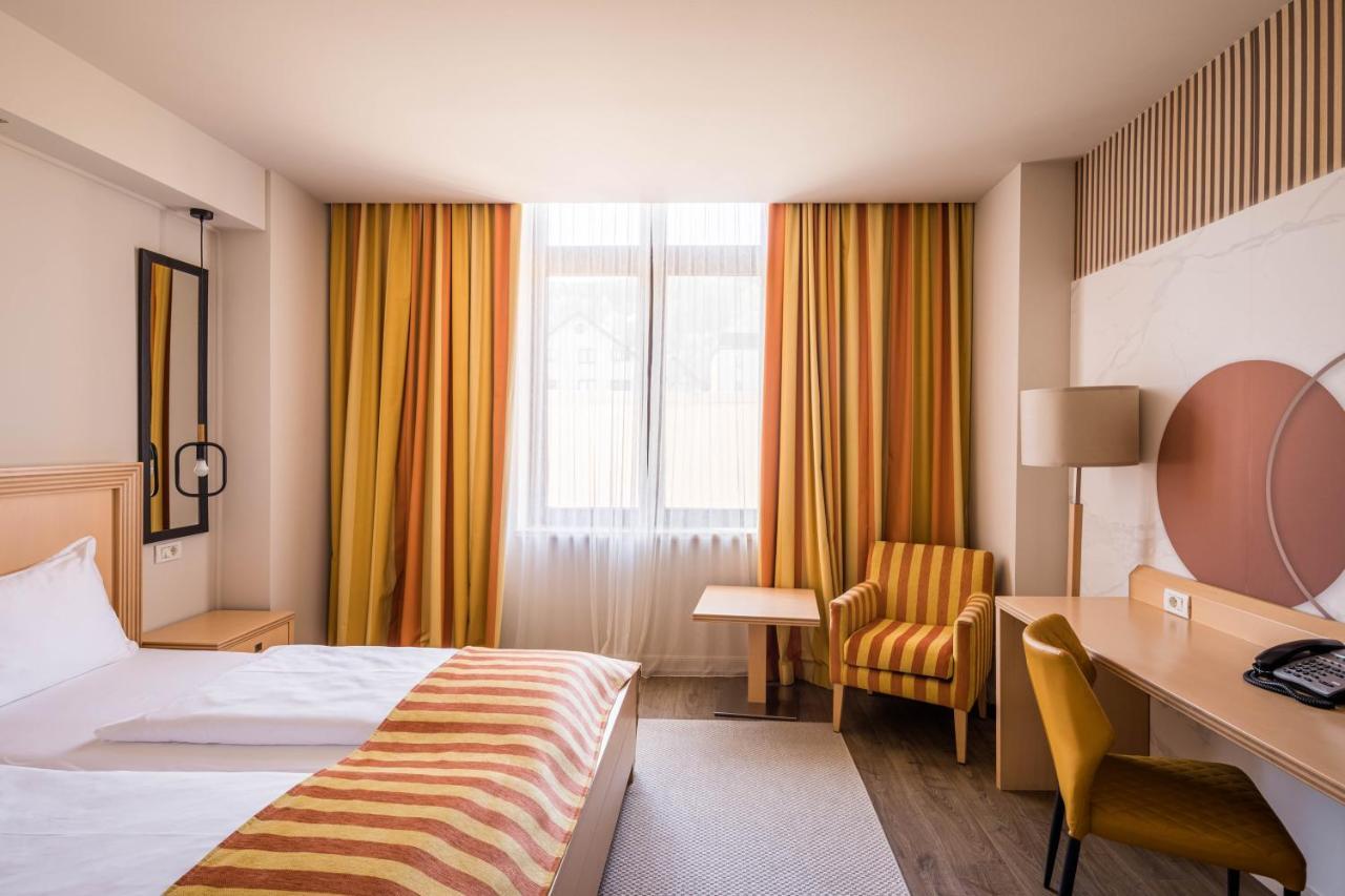 Hotel Rogge Resita Eksteriør billede