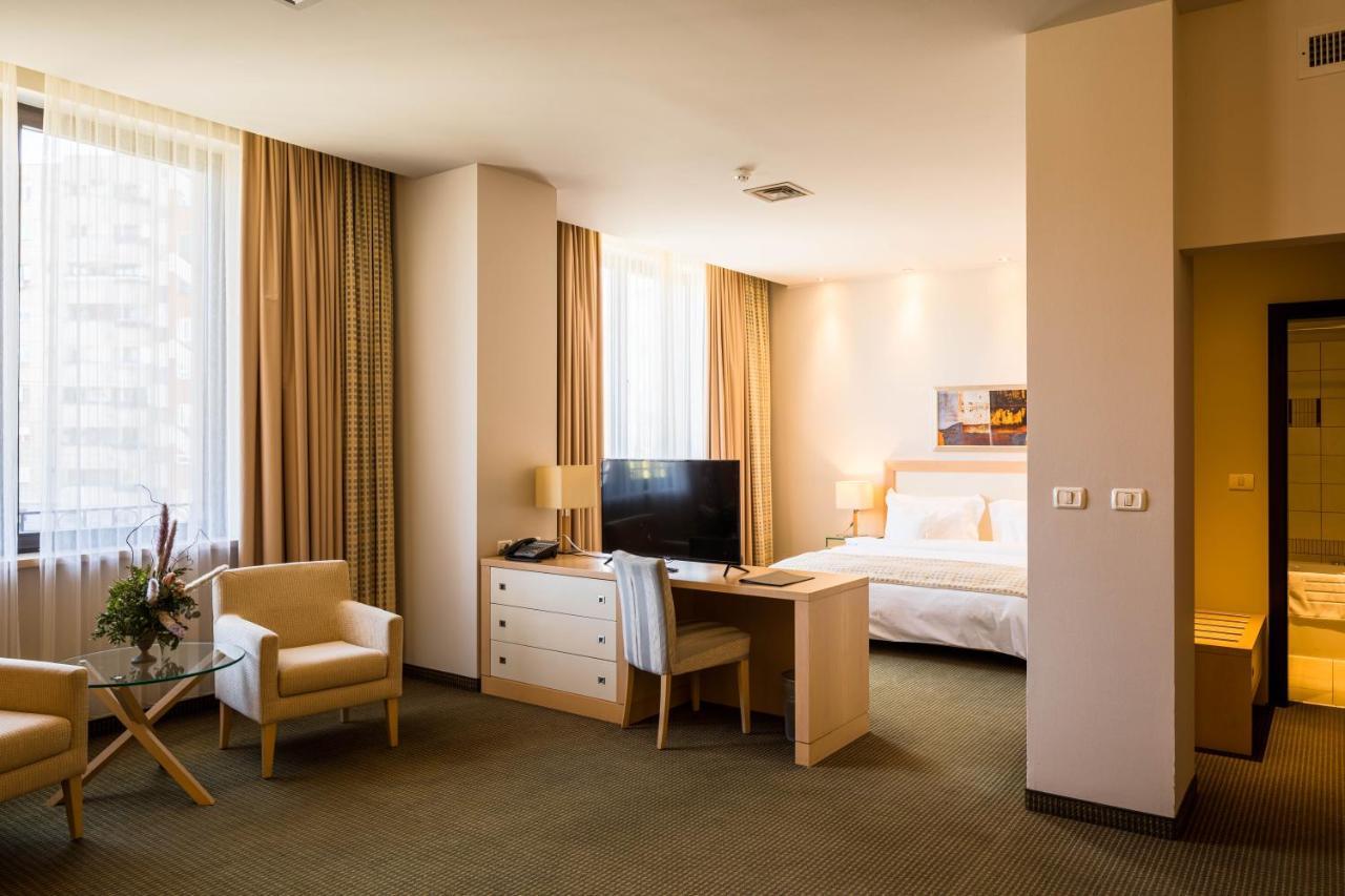 Hotel Rogge Resita Eksteriør billede