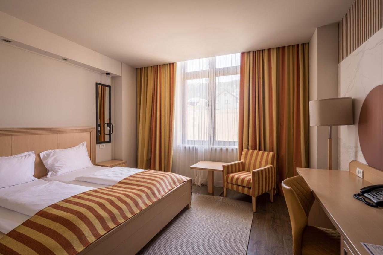 Hotel Rogge Resita Eksteriør billede
