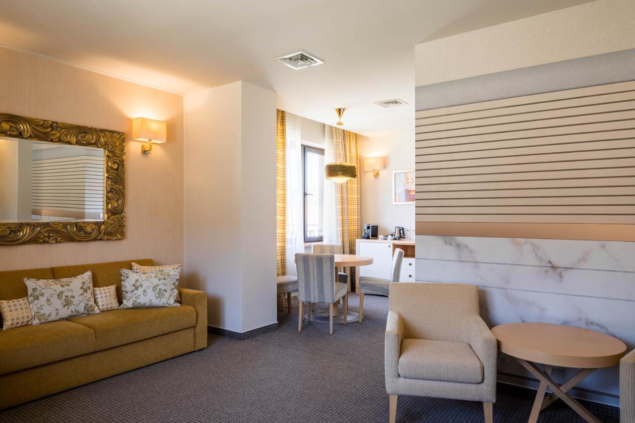 Hotel Rogge Resita Eksteriør billede