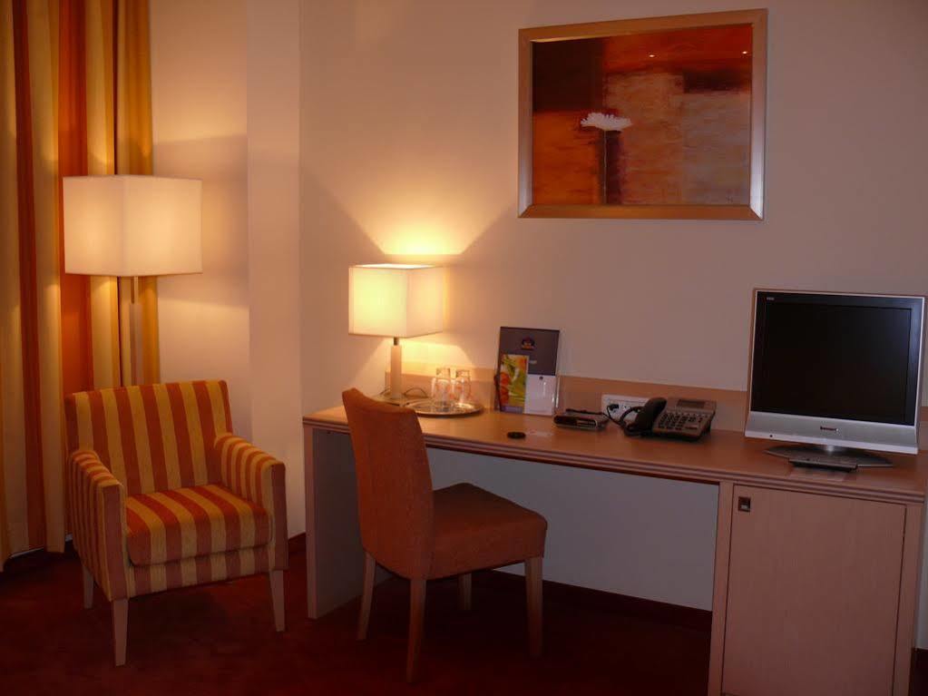 Hotel Rogge Resita Eksteriør billede