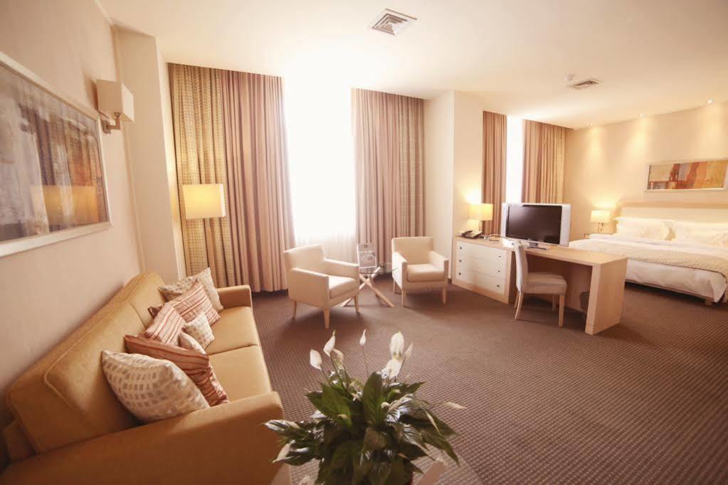 Hotel Rogge Resita Eksteriør billede