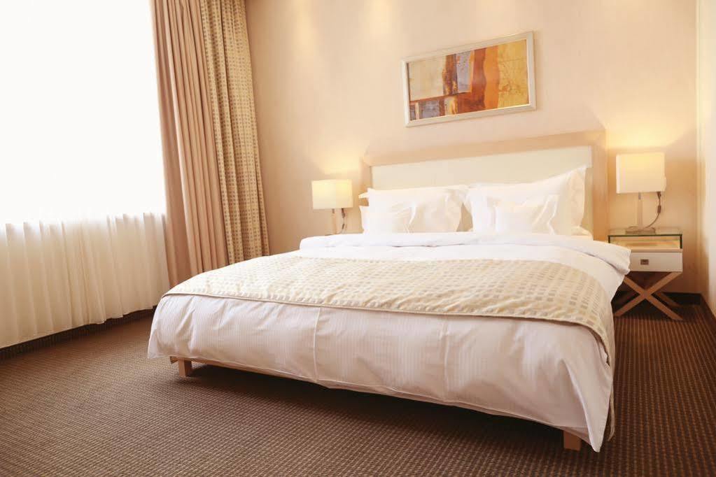 Hotel Rogge Resita Eksteriør billede