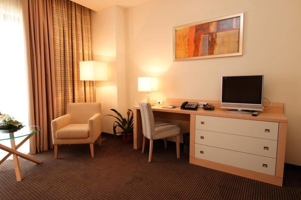 Hotel Rogge Resita Eksteriør billede